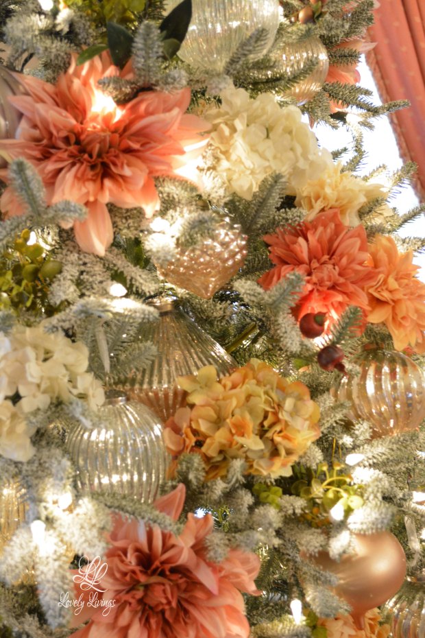 Lovely Floral Christmas Tree