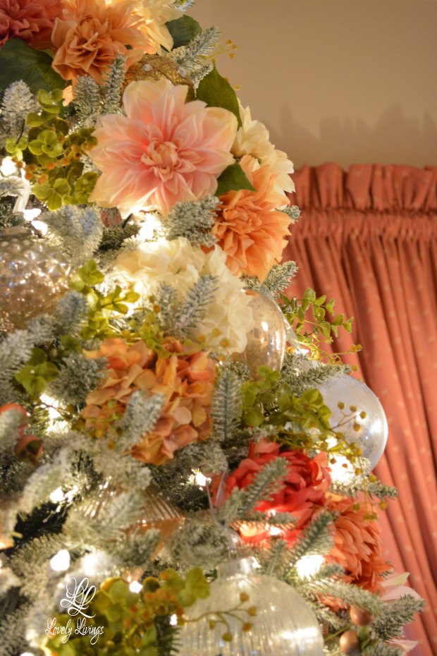 Lovely Floral Christmas Tree